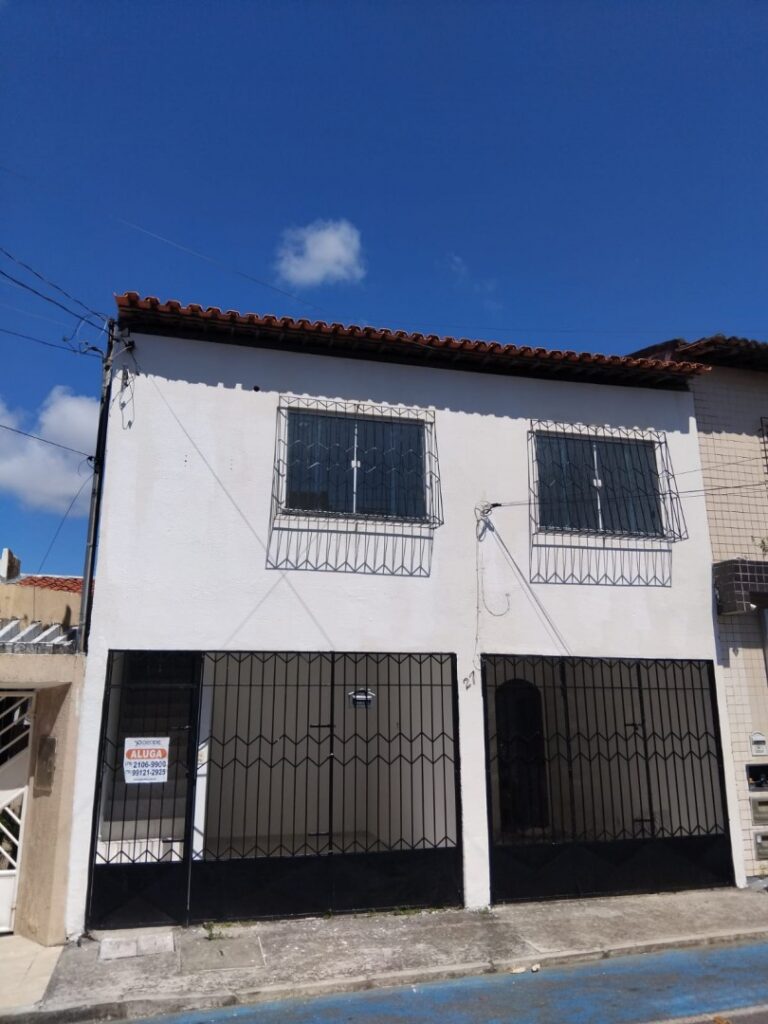 Casa no Pavimento Superior na Rua José Vieira de Matos